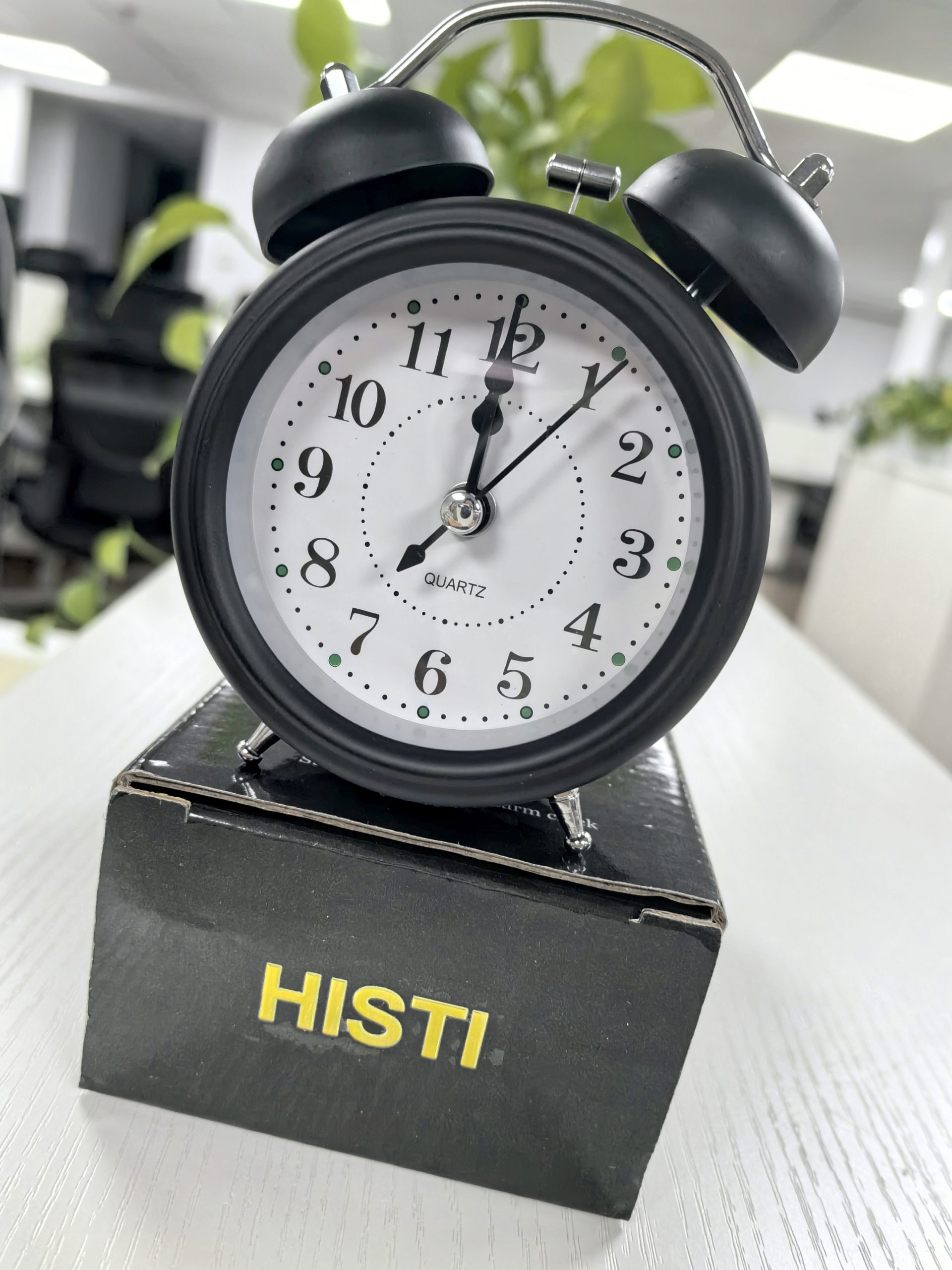 HISTI Small Clocks Twin Bell Loud Alarm Clock Metal Frame 3D Dial with Backlight Battery Operate Desk Table Alarm - Image 5